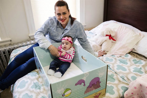 Hospitals in U.S. Give Away Free Baby Boxes to Curb Infant Mortality